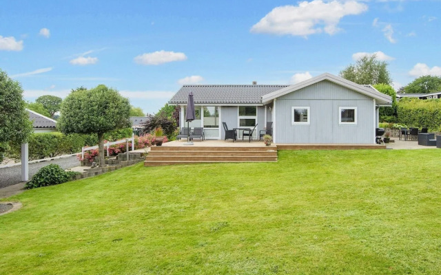 6 Person Holiday Home in Hejls