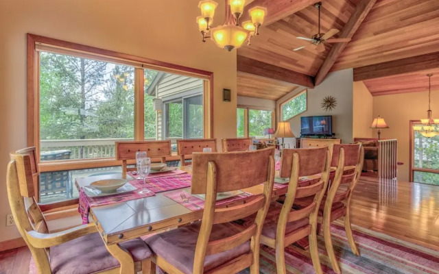 2 Tan Oak-Hot Tub-3BR/2BA