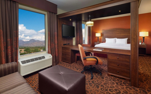 Hampton Inn & Suites Scottsdale at Talking Stick