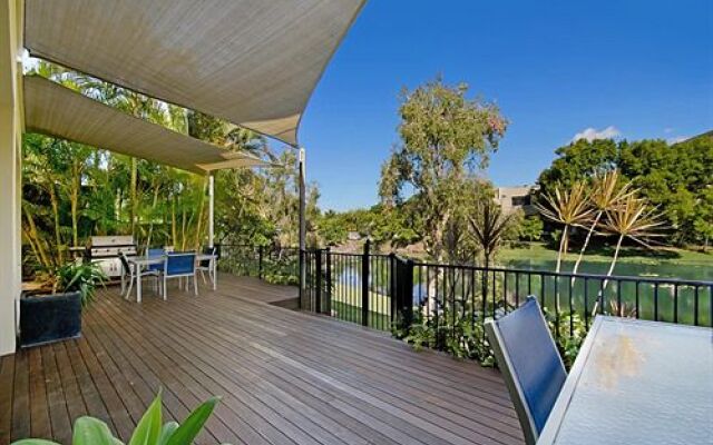 The Lakes Coolum