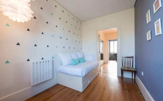 3br D.Luis Bridge House & Terrace by Guestready