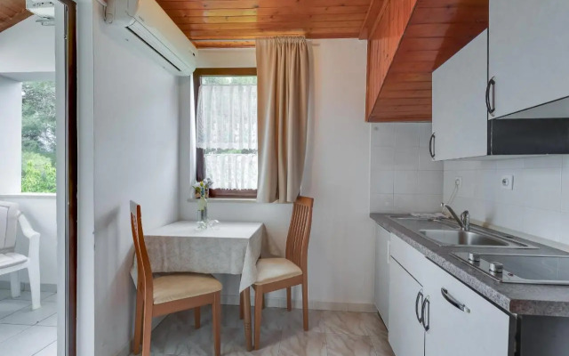 Apartment Dado