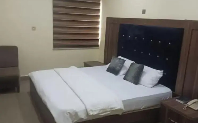 Angels Court Hotel and Suite
