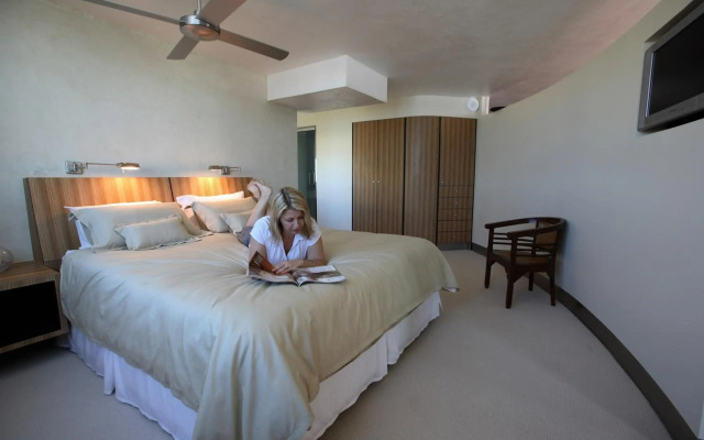 Peninsular Beachfront Resort
