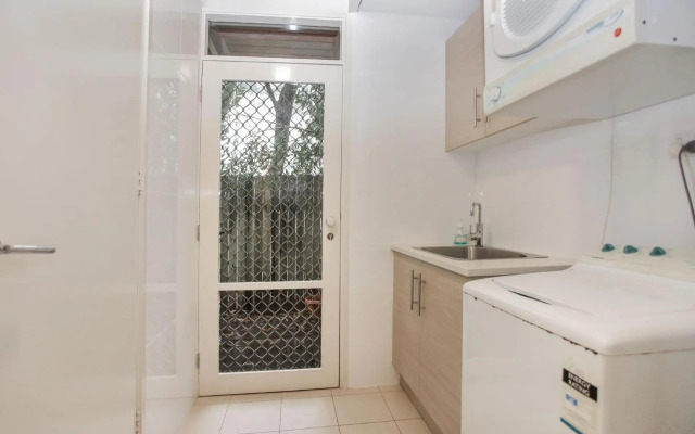 Large 4 Bedroom Home - Pet Friendly