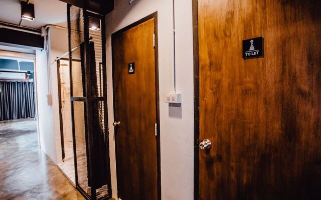 Kampor Co Working Space and Bed