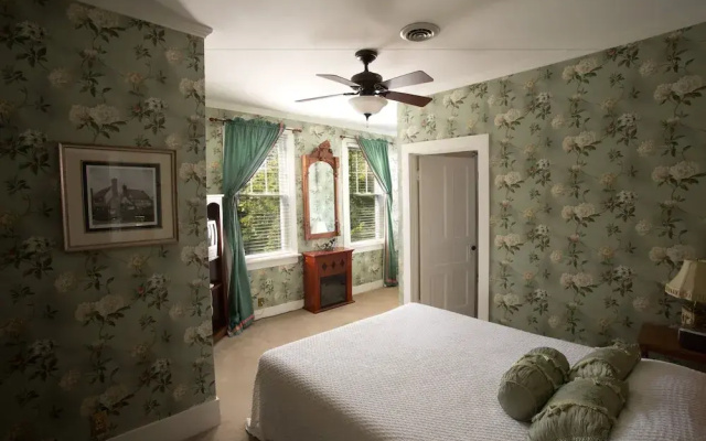 Maplewood Hotel