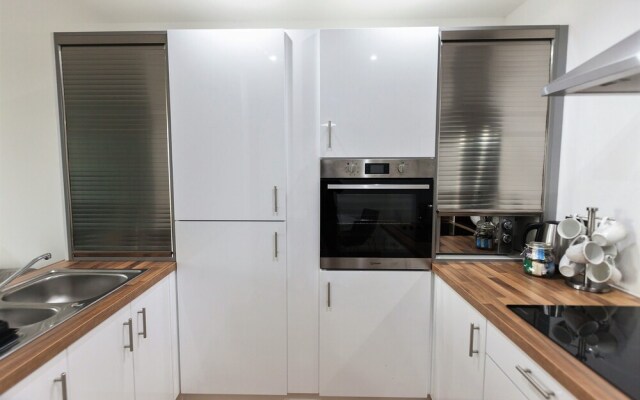 Beautiful 3 Bed Apartment in Media City