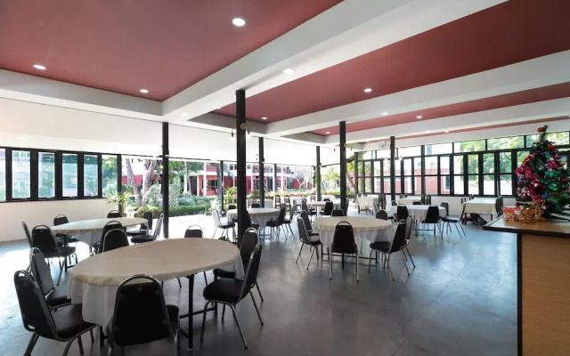 Tong House Resort By OYO
