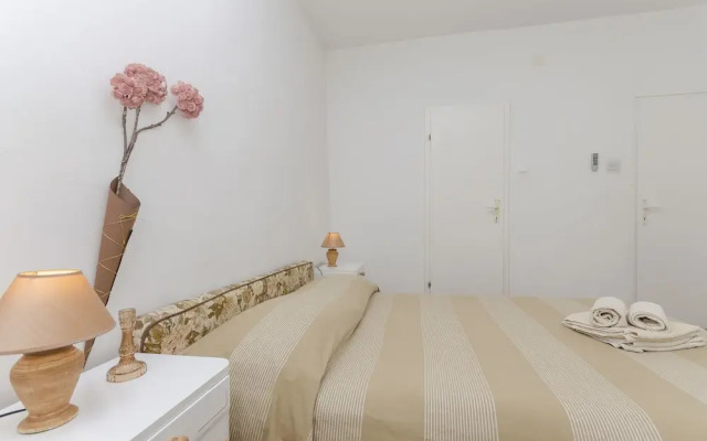 Apartments and Rooms Meri