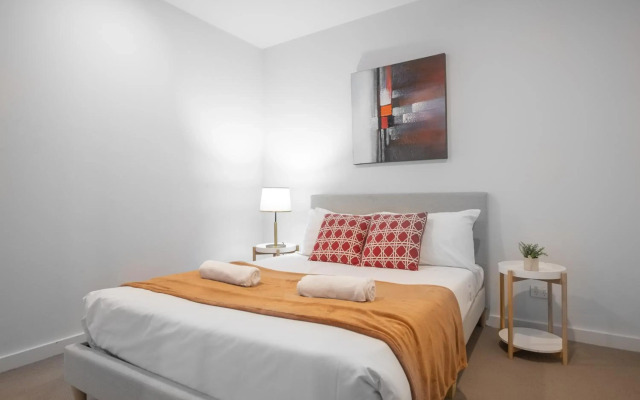 Modern 2BR 1BA apt in MELBOURNE CBD+WIFI