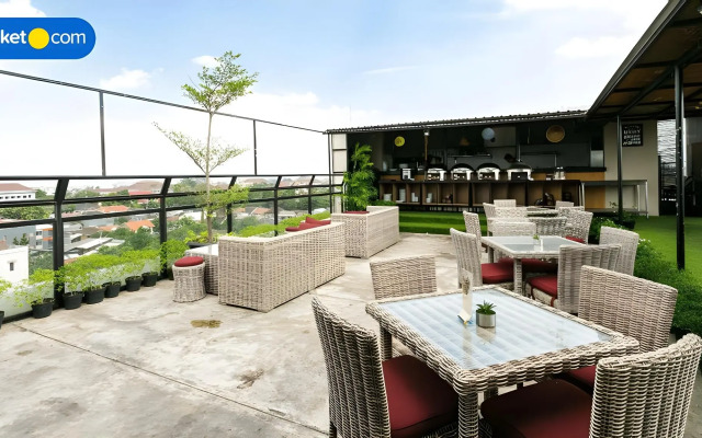 Yellow Star Hotel Gejayan