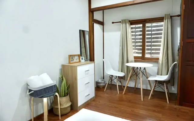 Tha Ma-O Bouteak Homestay