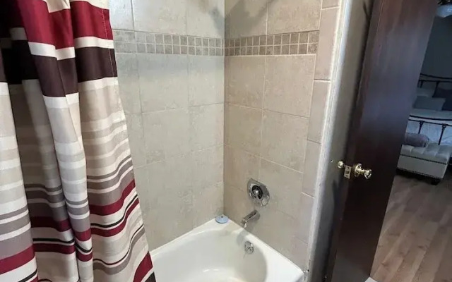 Spacious 3BR Stay Pet Friendly + Wi-fi