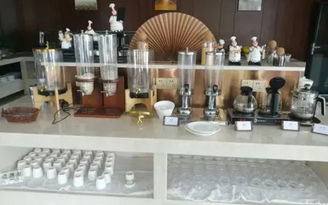 Chuxiong Longyu Hotel (Traditional Chinese Medicine Hospital Store）)