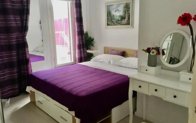 Beach House - 2m From Beach