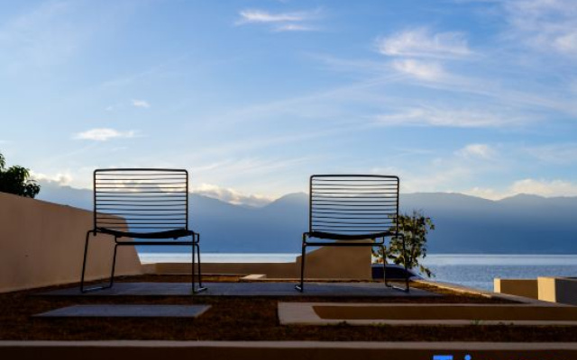 Dali Liyu ·Travel Seaview Hotel (Erhai Small Putuo Branch)