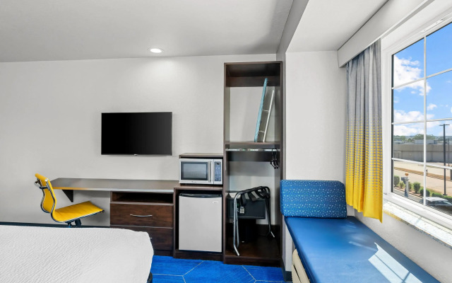Microtel Inn & Suites by Wyndham Searcy