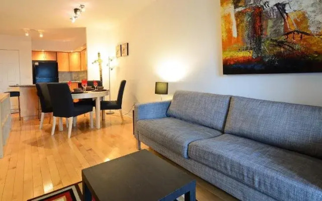 Royal Stays Suites - Blue Jays Way