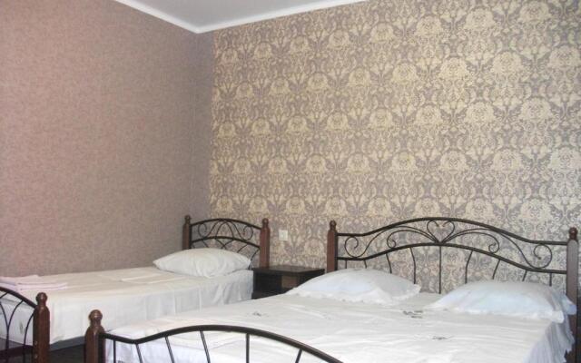 Guesthouse on Kabardinskaya 139a