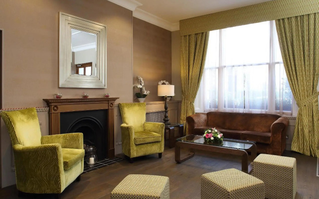 Phoenix Hotel