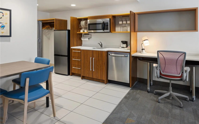 Home2 Suites by Hilton Roseville Minneapolis