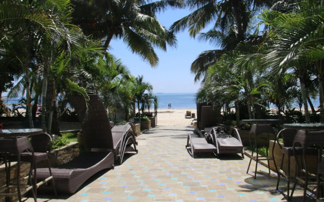 Modern Beachfront Studio Apartment B44