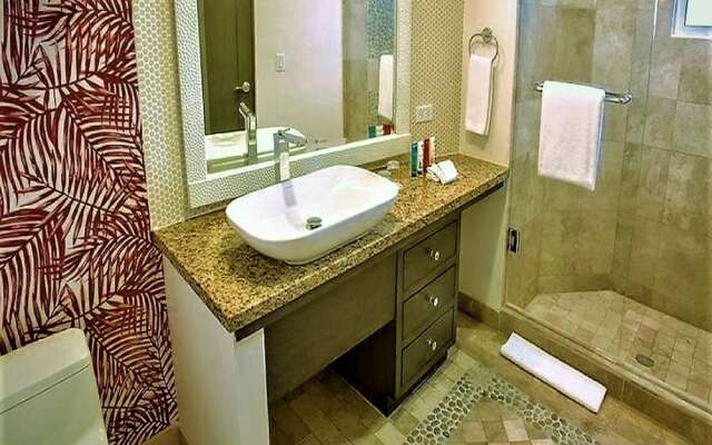 Stay in the Heart of Cabo 1 Bedroom Suite