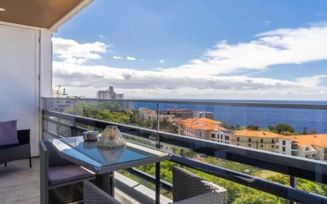 Monumental Apartment 608 Balcony Sea View