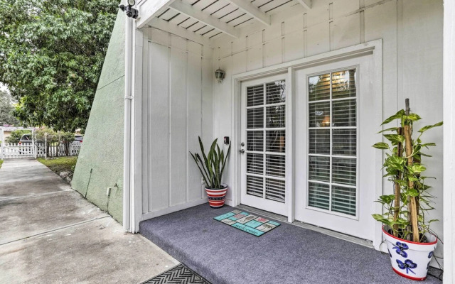 Seminole Townhome: Easy Access to Beaches!