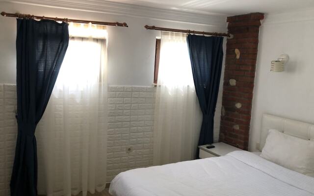 Lavinya Otel