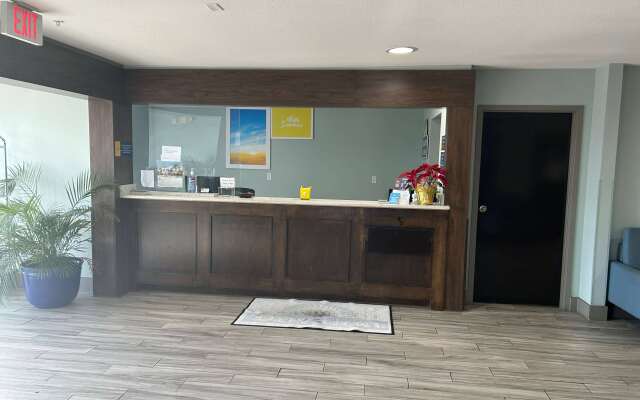 Days Inn by Wyndham Panama City/Callaway