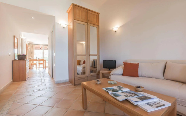 Capo Ceraso Family Residence