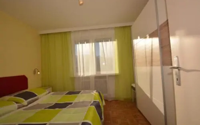 LOW BUDGET Apartment Areit Lozano by Apartments Ged
