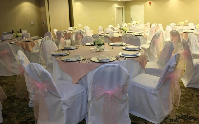 Holiday Inn Hotel & Suites Beckley by IHG