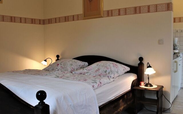 Geraeumige Ferienwohnung in Boltenhagen mit Garten