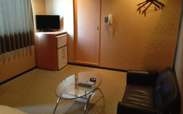 Uehonmachi Plaza Hotel - Adult Only – Guest Rooms – Osaka