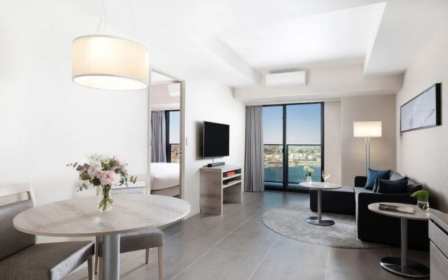 Oakwood Suites Yokohama – Guest Rooms – Yokohama