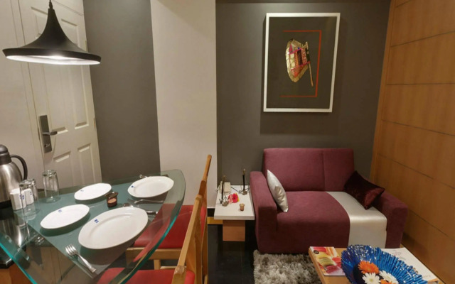 Melange Luxury Service Apartment
