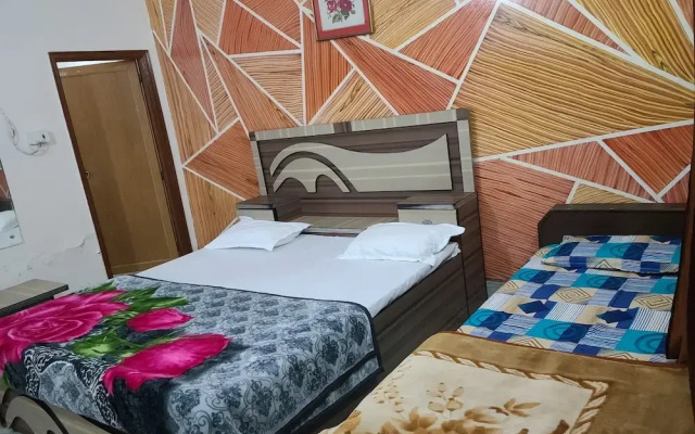 Roomshala 153 Hotel Krishnashrya