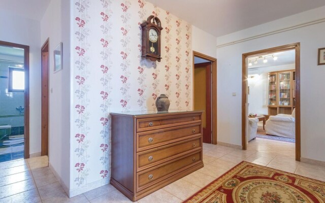 Awesome Apartment in Valbandon With 3 Bedrooms and Wifi