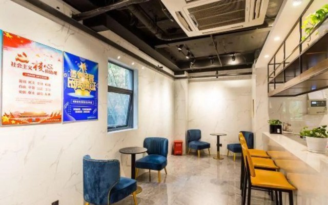 Kaju Hotel(Olympic Xinglong Street subway station store)