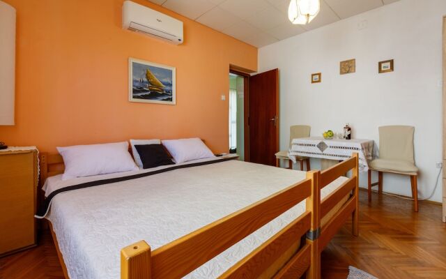 Apartment ANTIC S