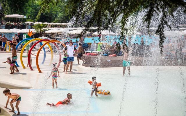 hu Altomincio village