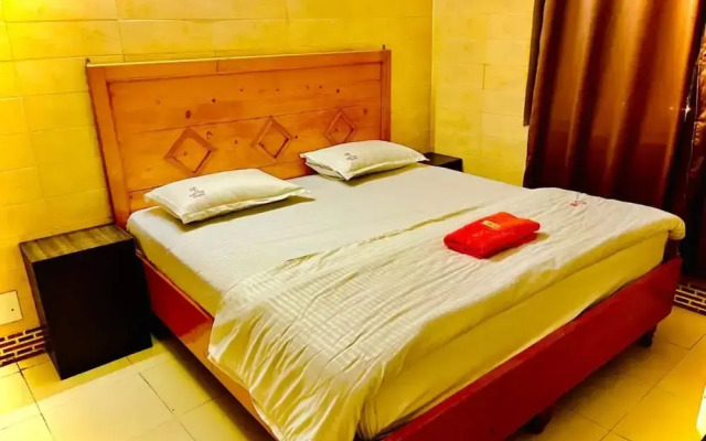 Goromgo Raj Golden & Restaurant Palampur