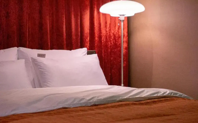 Shourin Hotel Cheonan by Aank