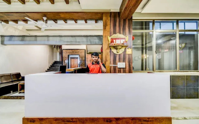 Hotel Sri Sai Suites