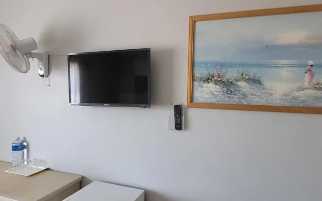 Shalimar Gardens Hotel