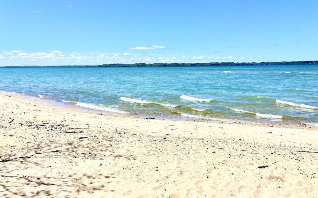 Elk Rapids Lakeshore Inn