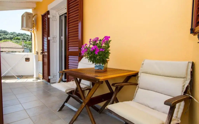 Lakis Apartments